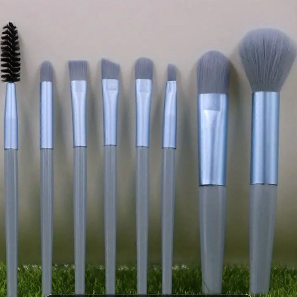 8 pieces make up brushes
